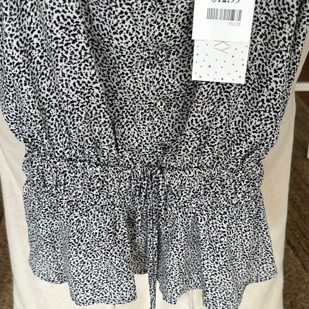 Sienna Sky Black and White Patterned Sleeveless Top - Picture 3 of 4